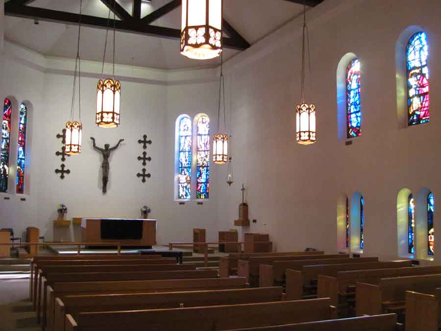 A glorious meditation chapel is situated on the center's third floor.